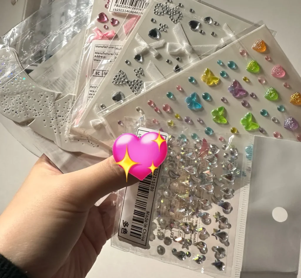 【100均】セリアで顔に貼るシールは買える?